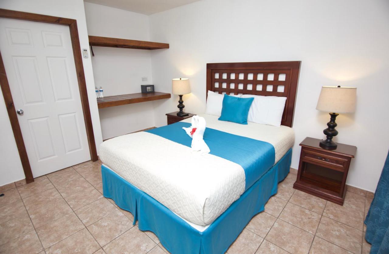 Hotel Playa Caribe Tela Exterior photo