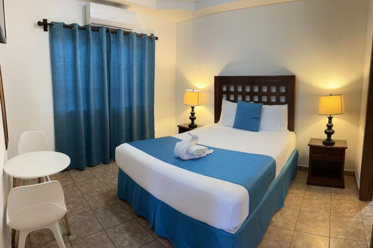 Hotel Playa Caribe Tela Exterior photo