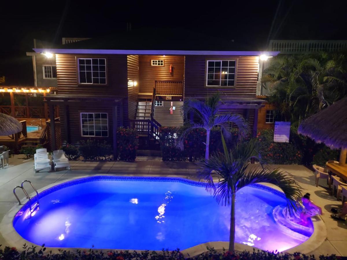 Hotel Playa Caribe Tela Exterior photo